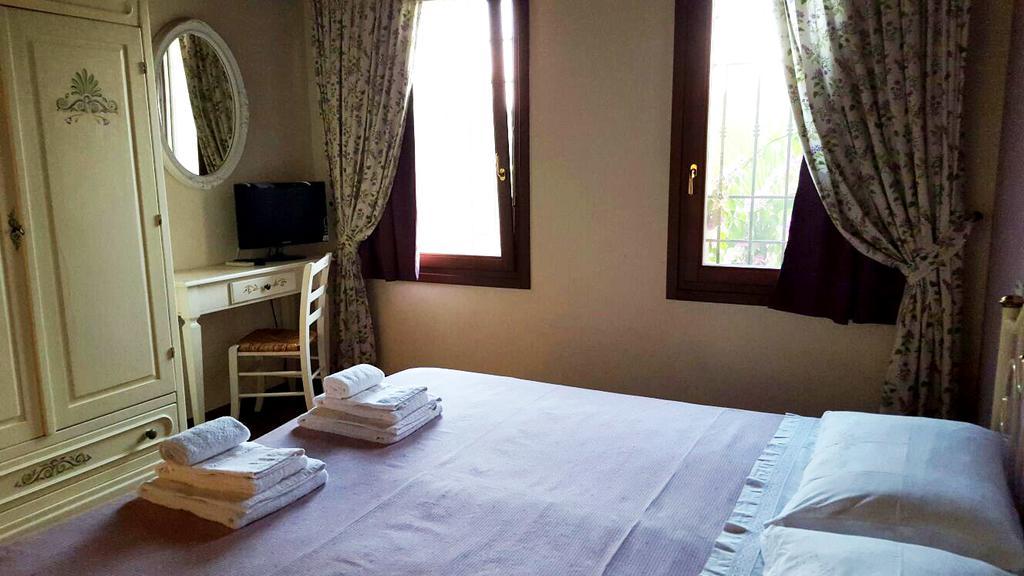 ليغناغو B&B "Corte San Tomaso" الغرفة الصورة