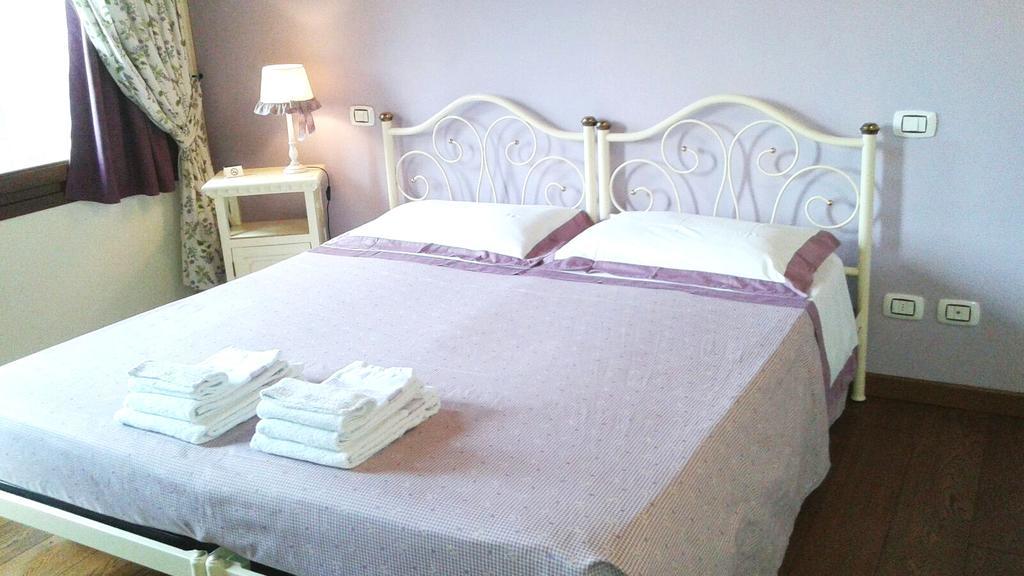 ليغناغو B&B "Corte San Tomaso" الغرفة الصورة