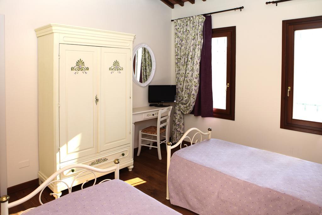 ليغناغو B&B "Corte San Tomaso" الغرفة الصورة
